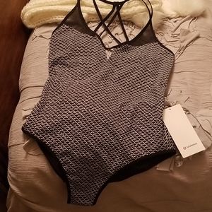 lululemon wave wonderer one piece swimsuit